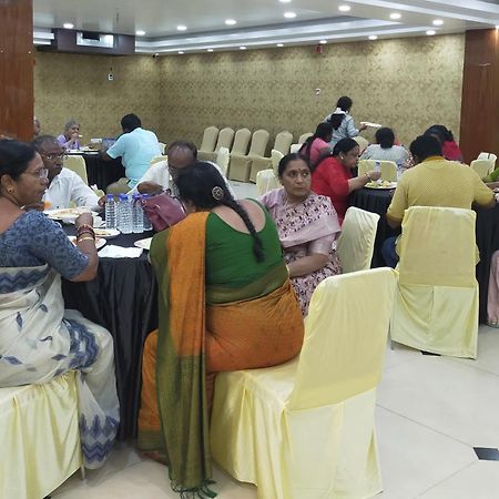 The Adventure Luxury Hotel Bhubaneswar Exteriör bild